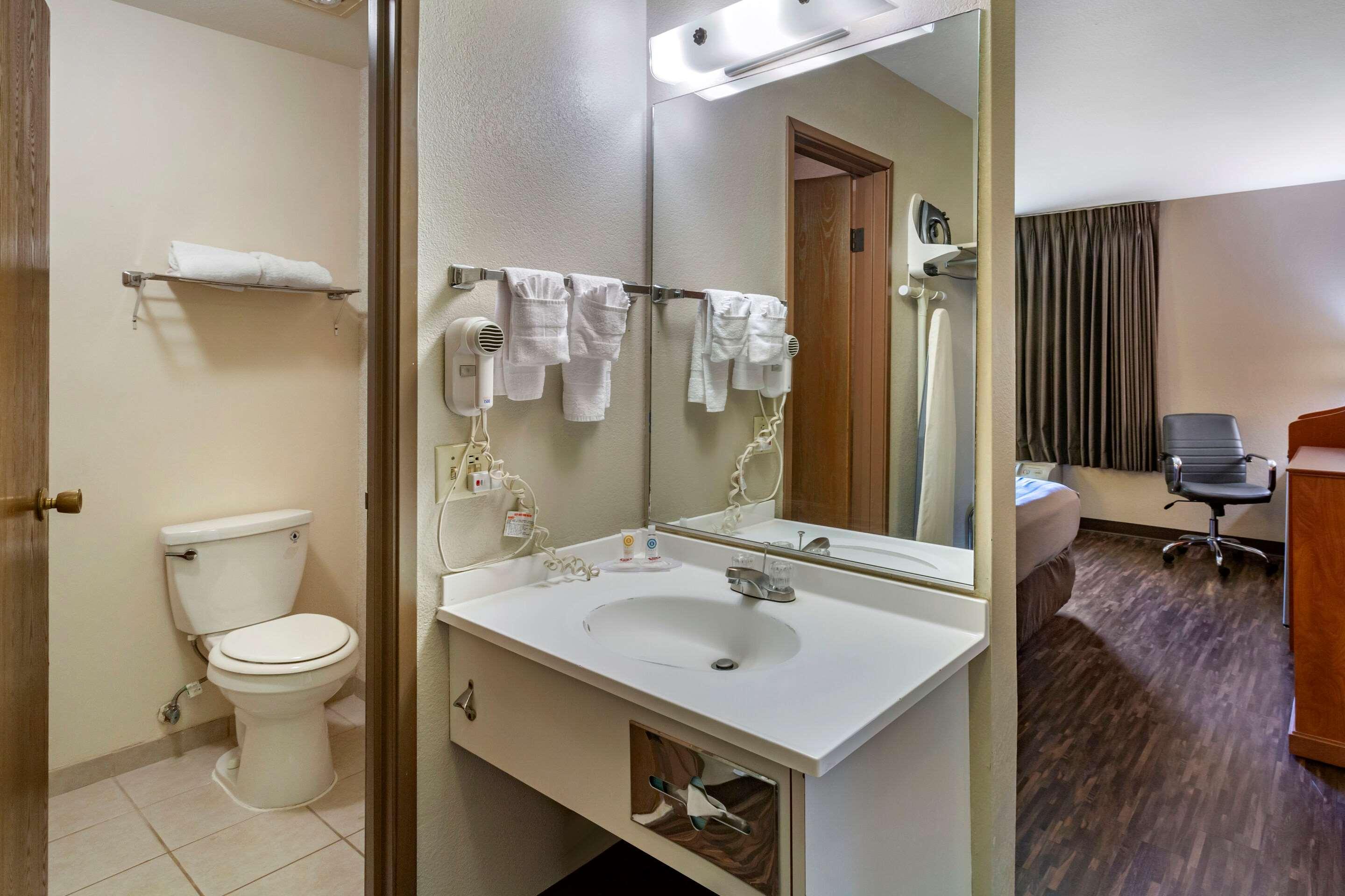 Econo Lodge Inn & Suites Sandy Ngoại thất bức ảnh