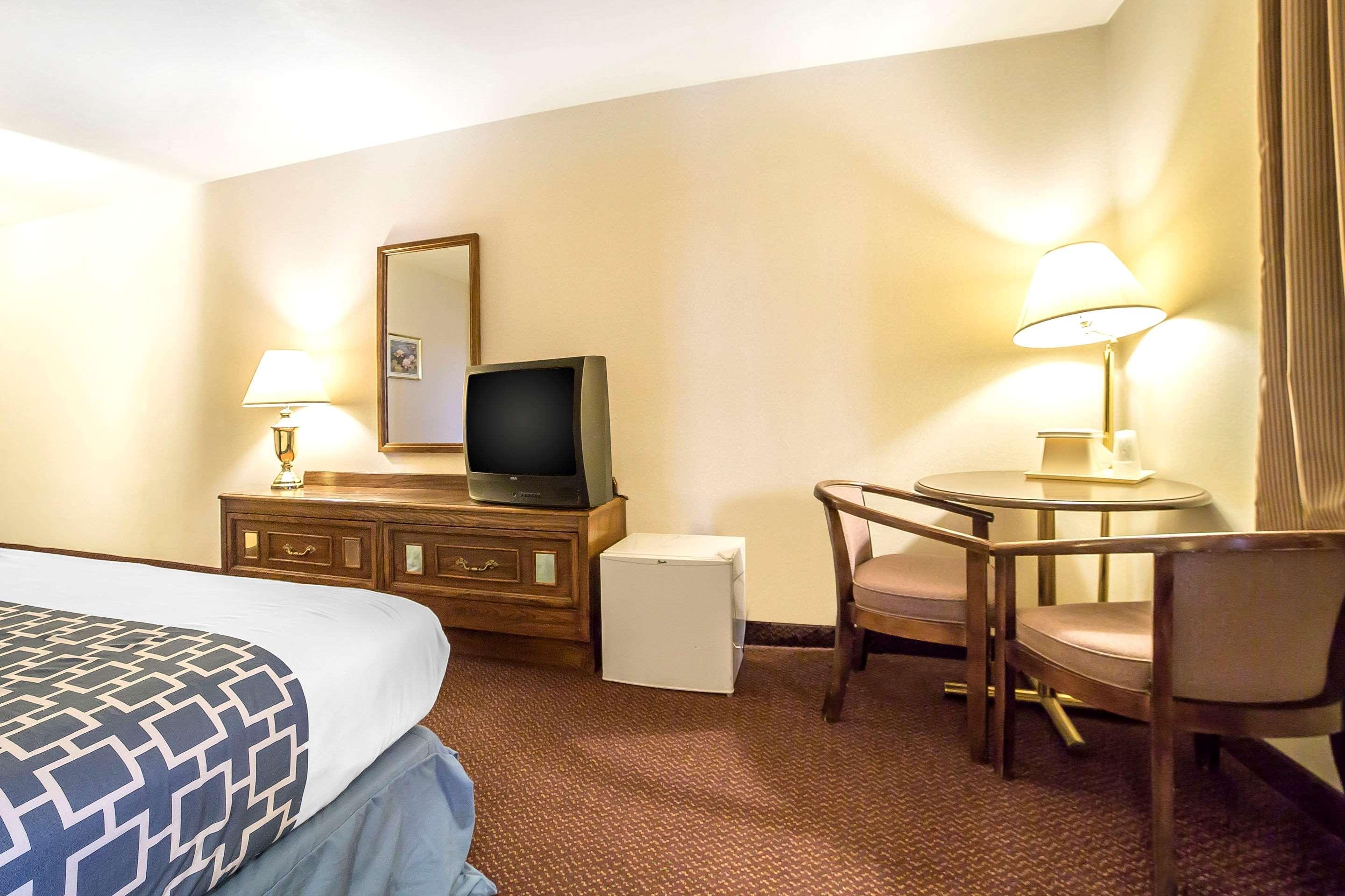 Econo Lodge Inn & Suites Sandy Ngoại thất bức ảnh